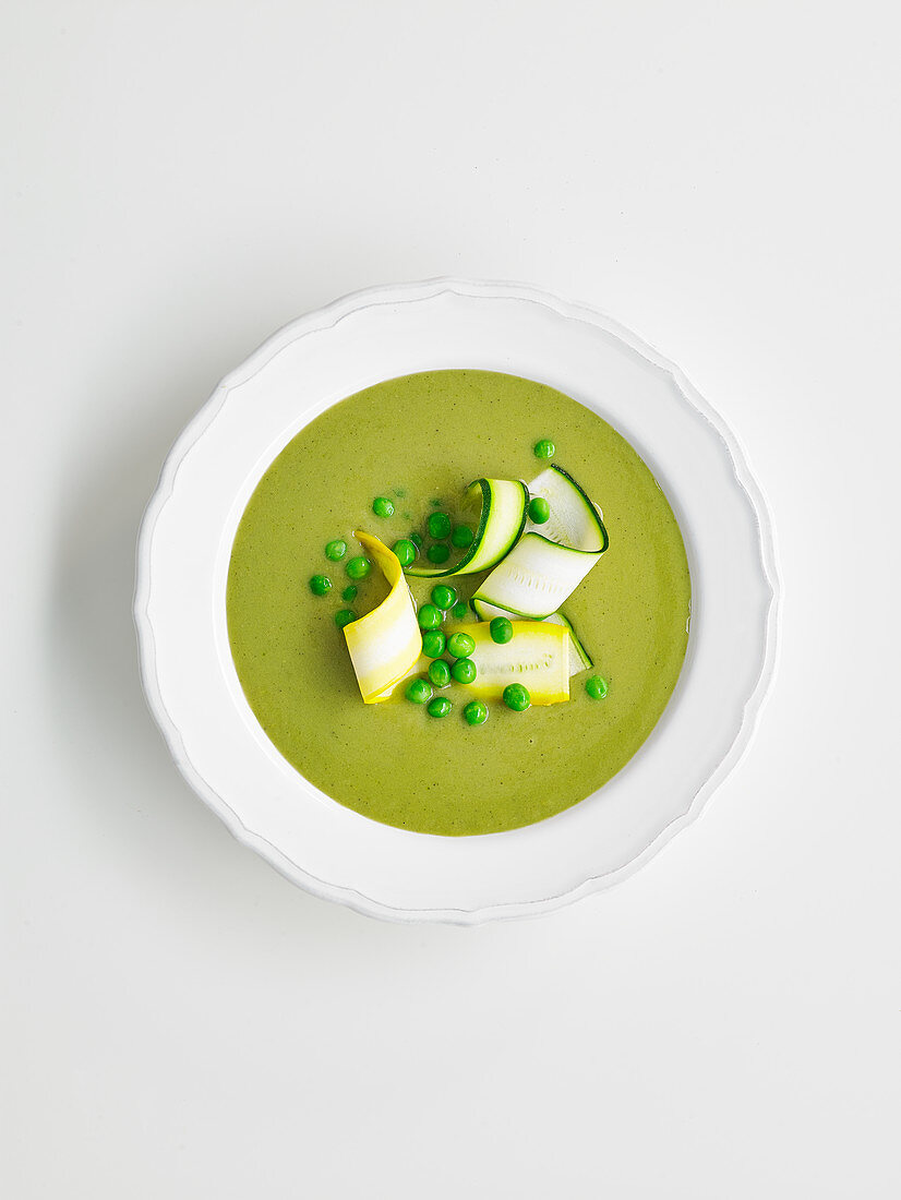 Courgette and Pea Soup with pesto
