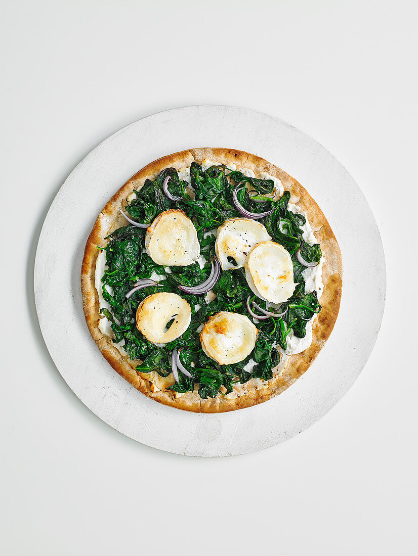 Spinach and goat's cheese pizza
