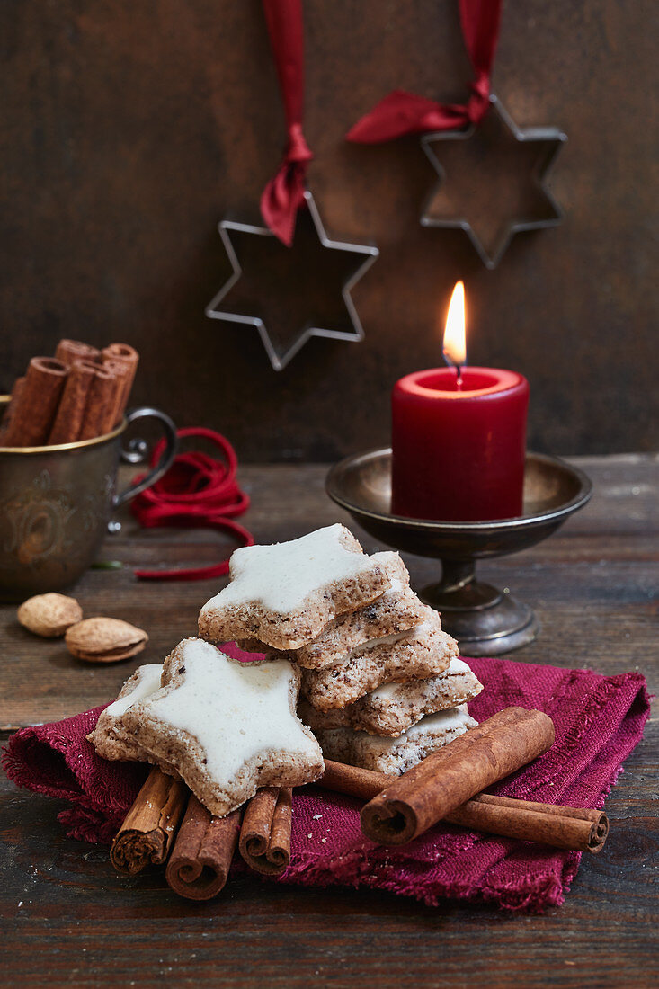 Cinnamon stars by candlelight