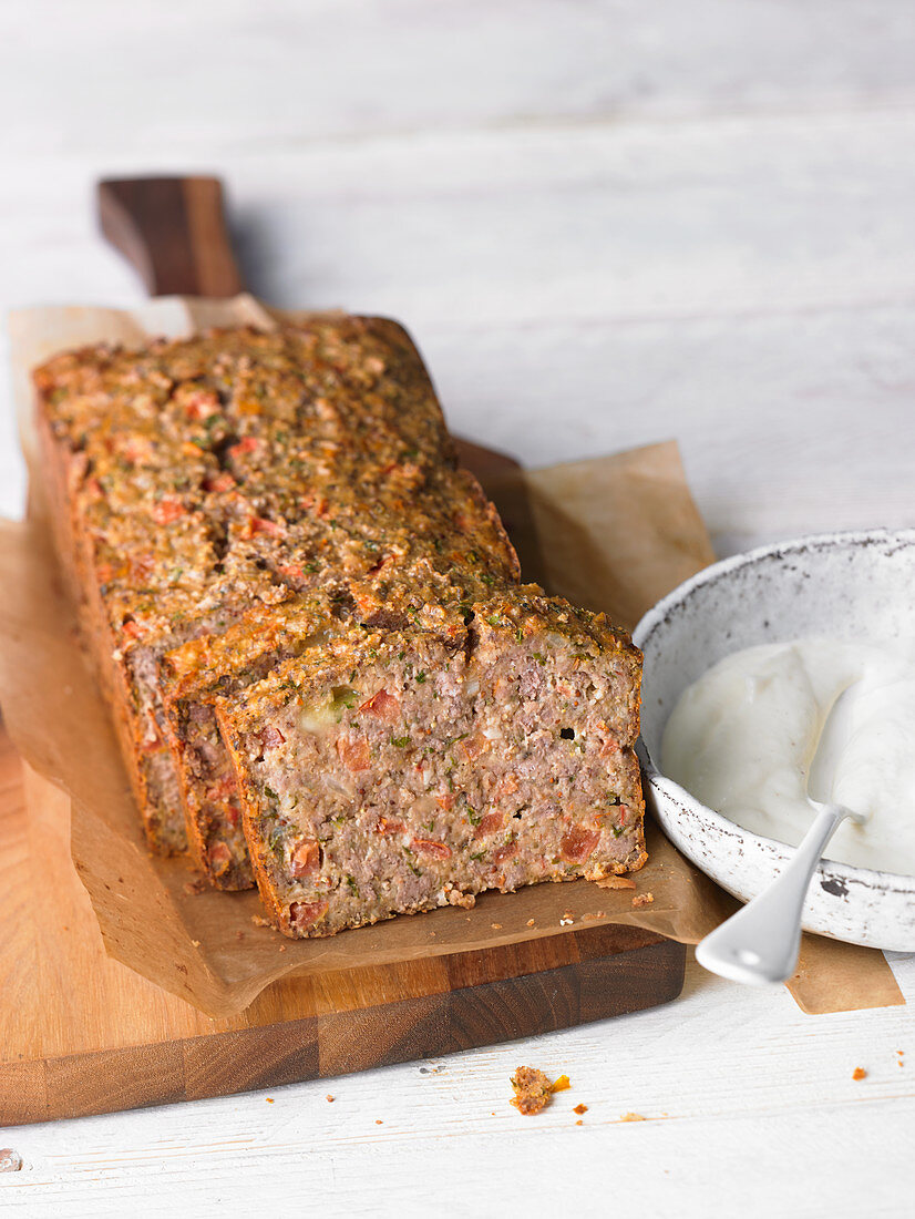 Nut meatloaf with cauliflower sauce