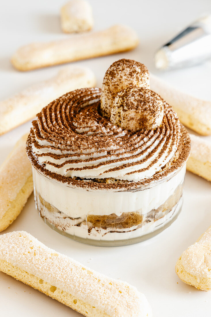 Klassisches Tiramisu mit Löffelbiskuit