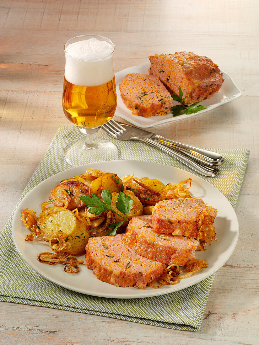 Pumpkin meat loaf with fried potatoes