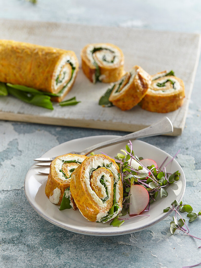 Carrot roll with wild garlic
