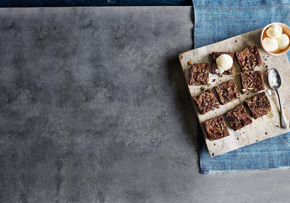 Gesalzene Schokoladen-Haselnuss-Brownies