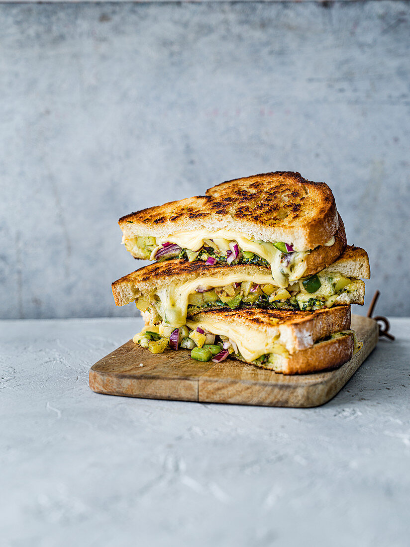 Bombay chilli cheese toastie (vegeterian)