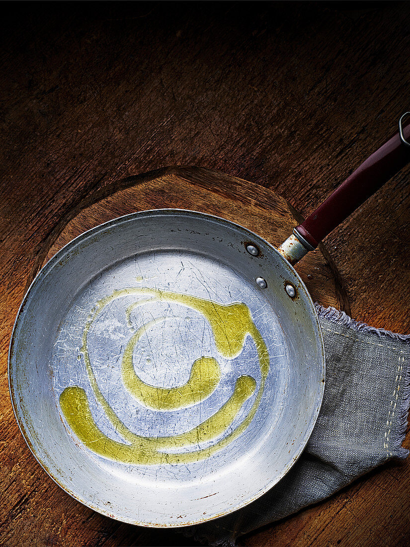 Olive oil in pan