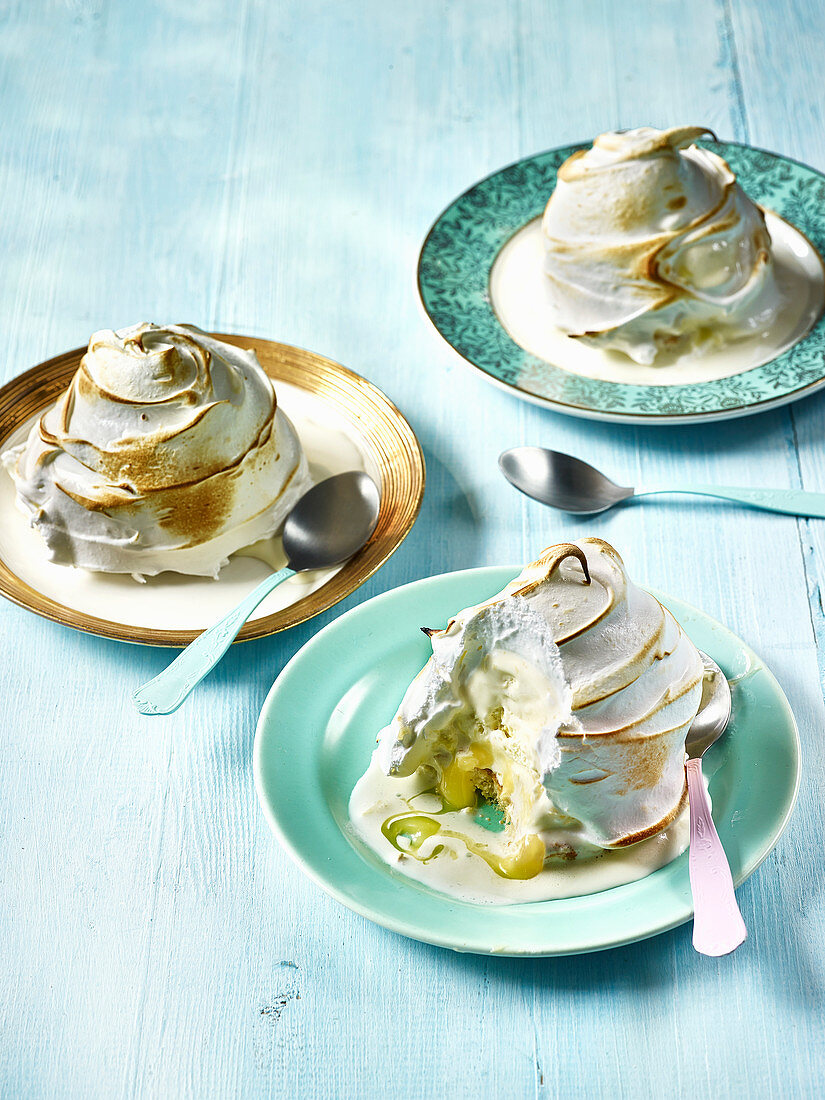 Baked Alaska mit Zitrone und weisser Schokolade