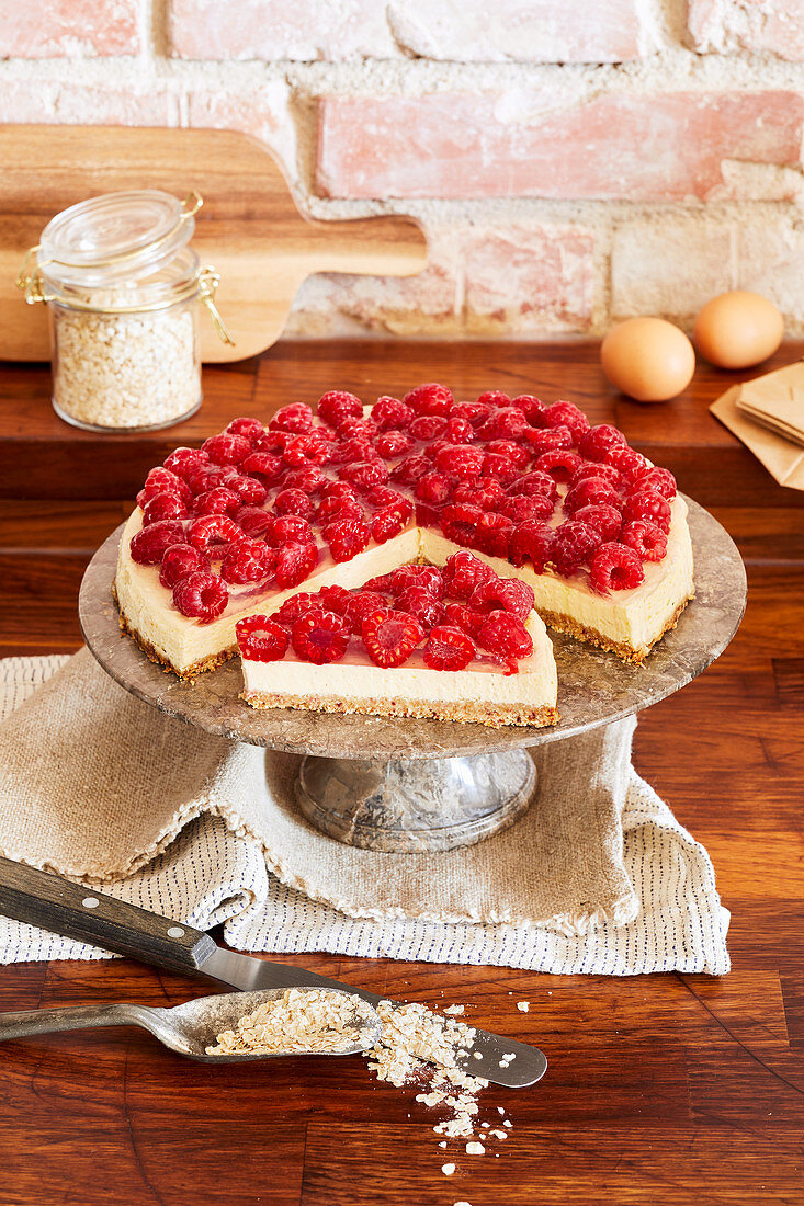Gluten-free raspberry cheesecake with a crispy base