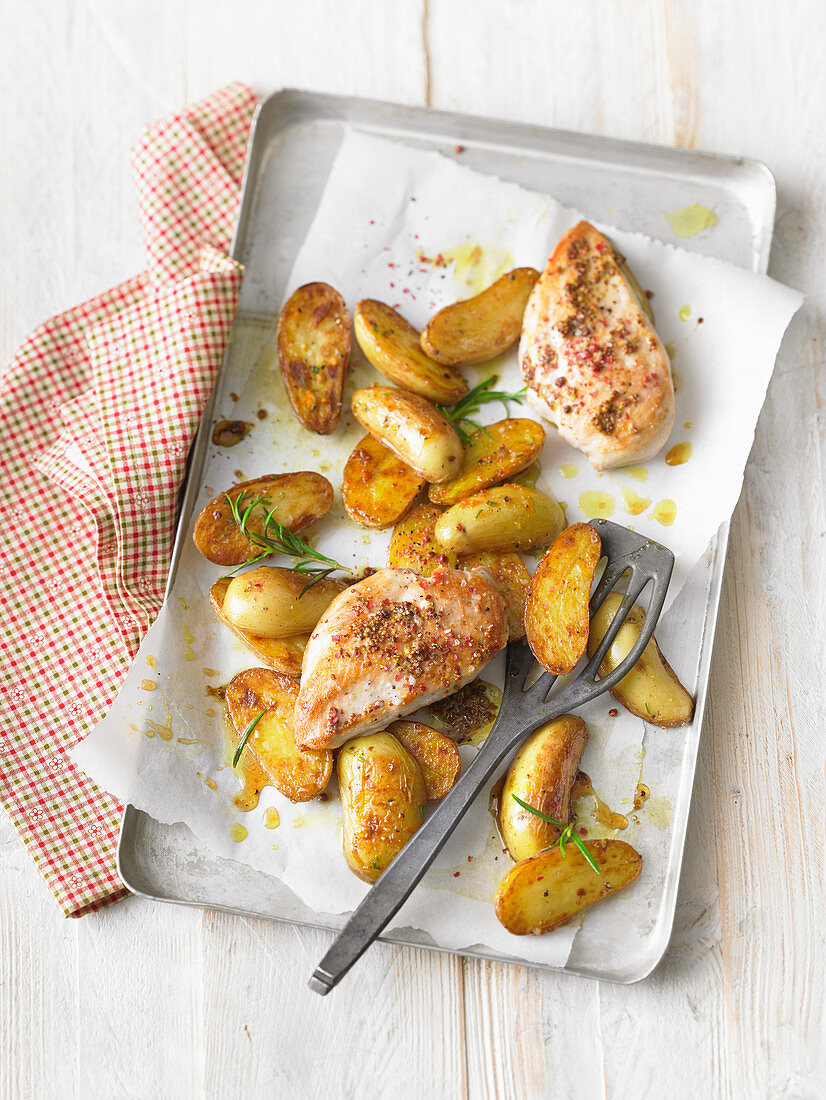 Spicy rosemary potatoes with chicken breast