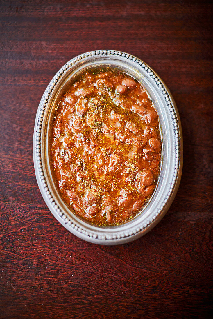 Loobia chiti (pinto bean stew from Tehran)