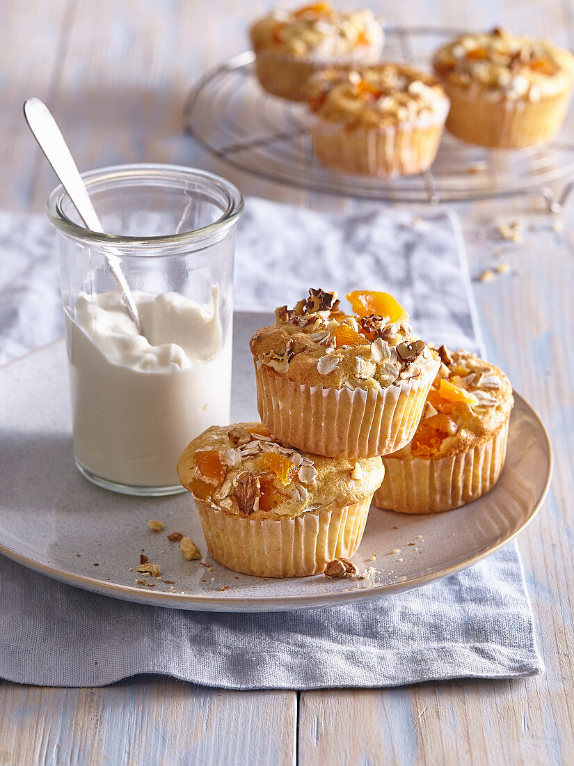 Muffins with oatmeal and dried apricots