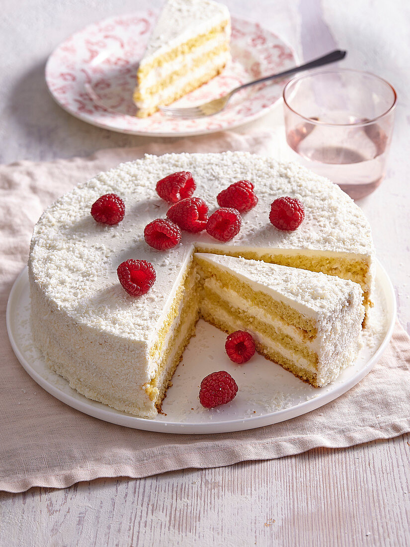 Coconut cake with white chocolate