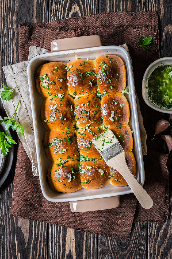 Parsley and garlic butter dinner rolls