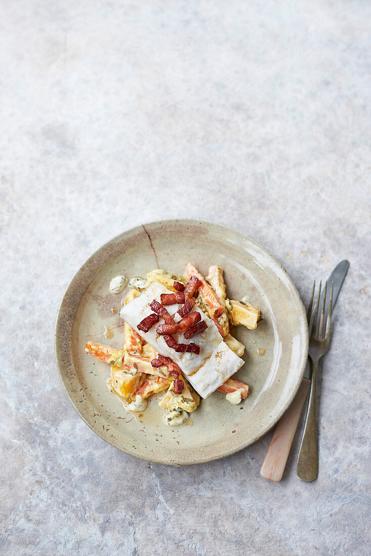 Stockfisch mit Wurzelgemüse, Sahne und Speck