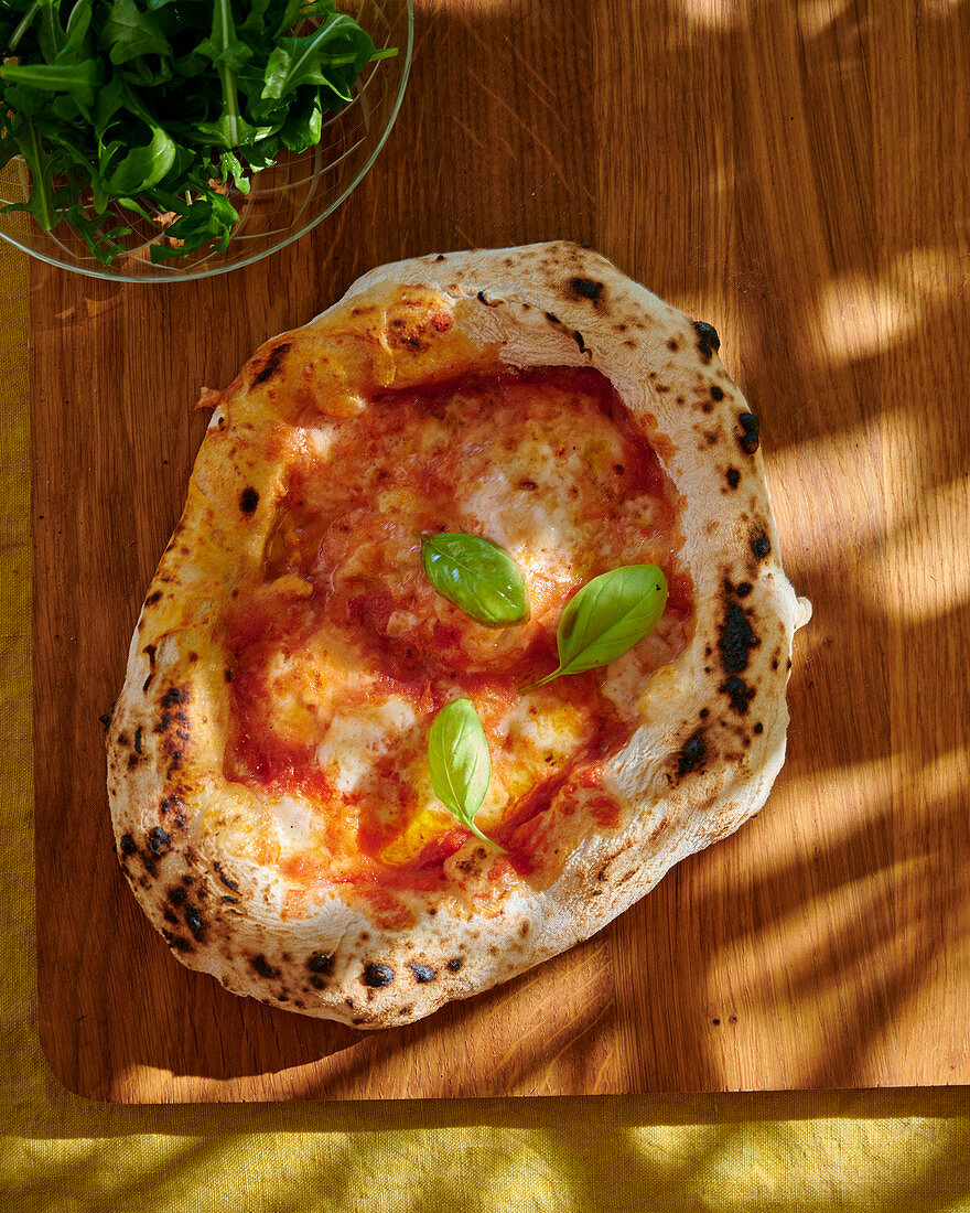 A pizza Margherita