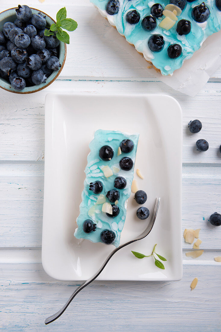 Veganer Blaubeerkuchen mit Mandeln