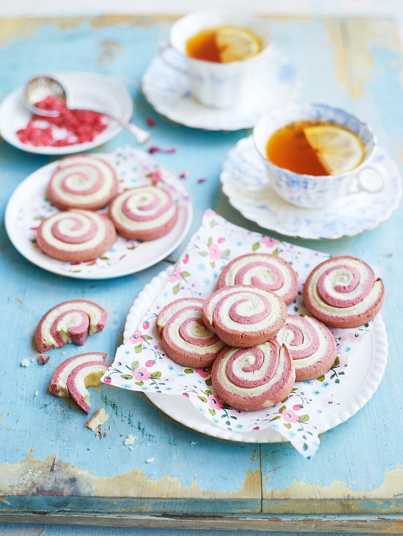 Erdbeer-Sahne-Schnecken