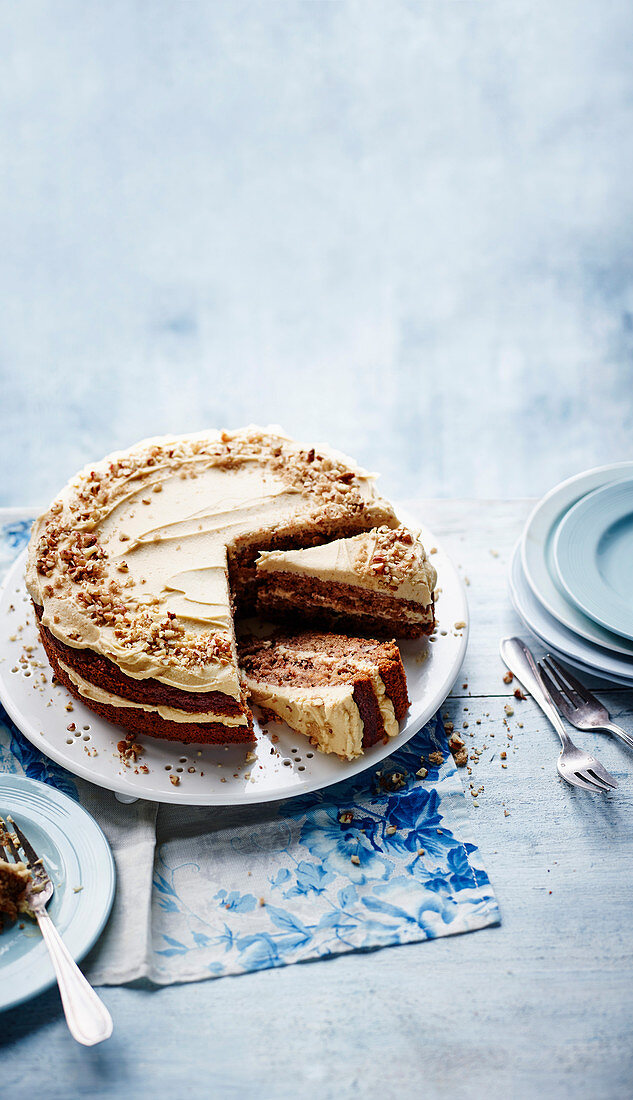 Maple, apple and pecan cake