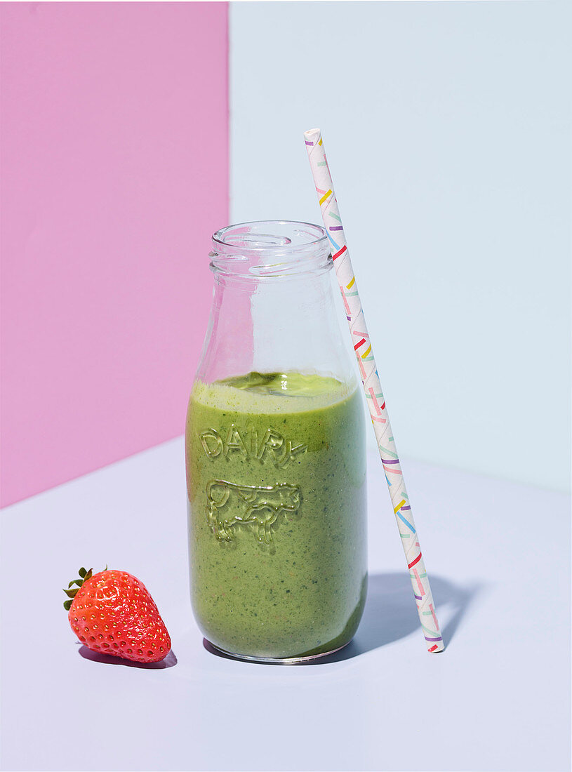 Green Goddes Smoothie mit Erdbeeren