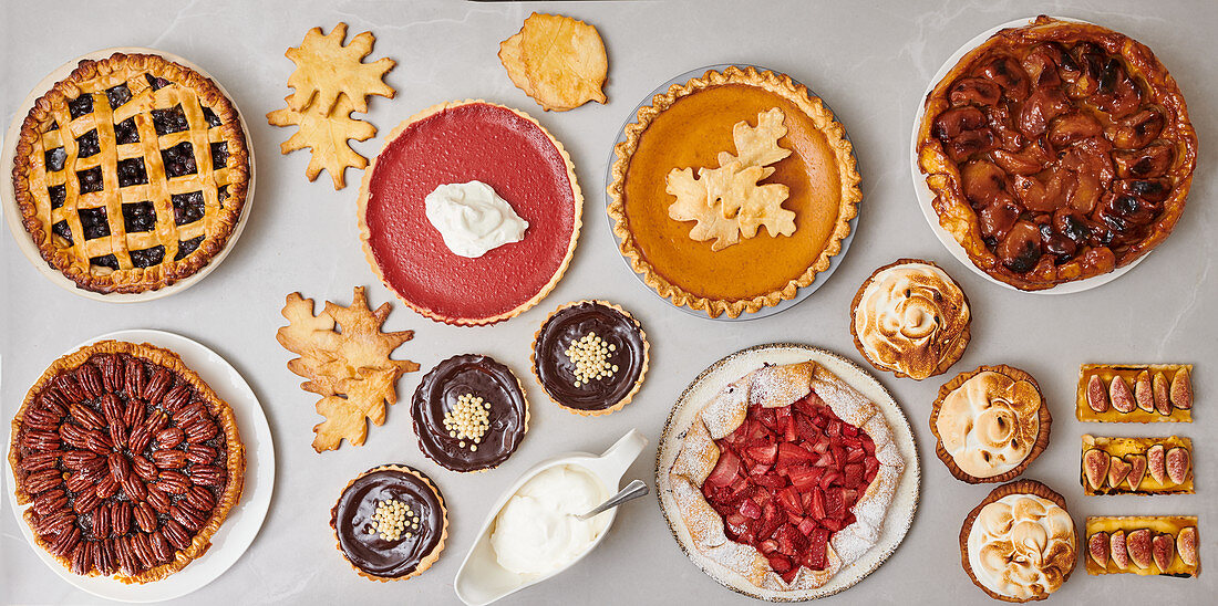 Various autumnal sweet pies and tarts