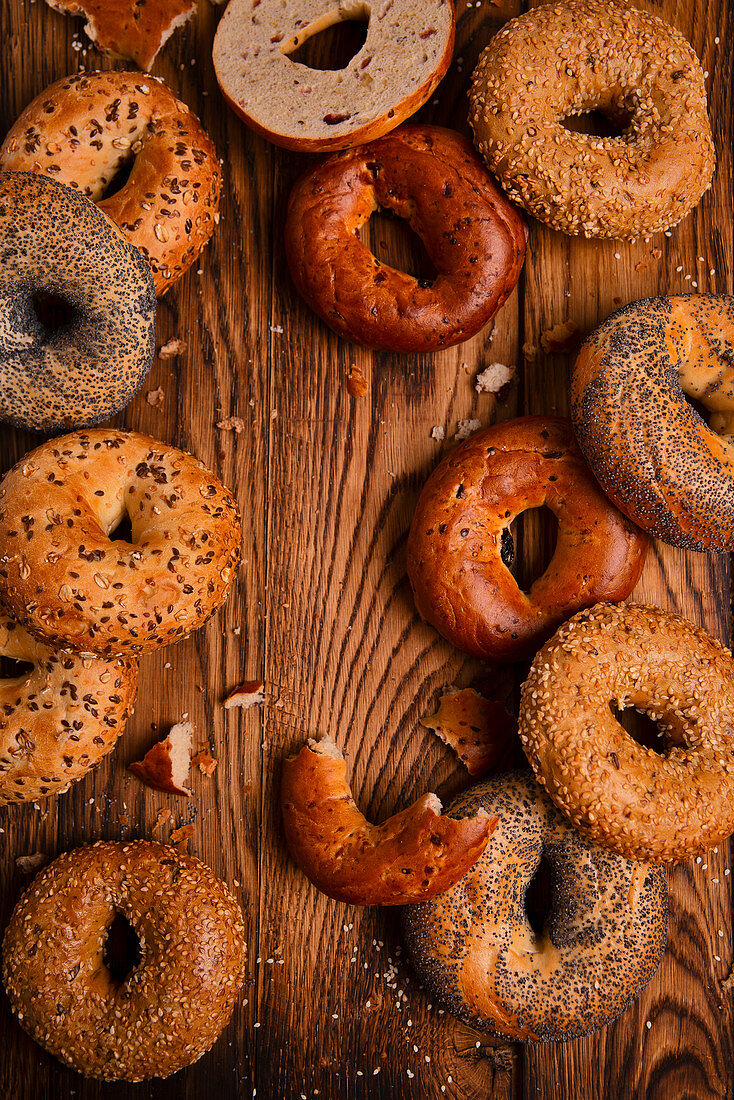 Bagels with seeds