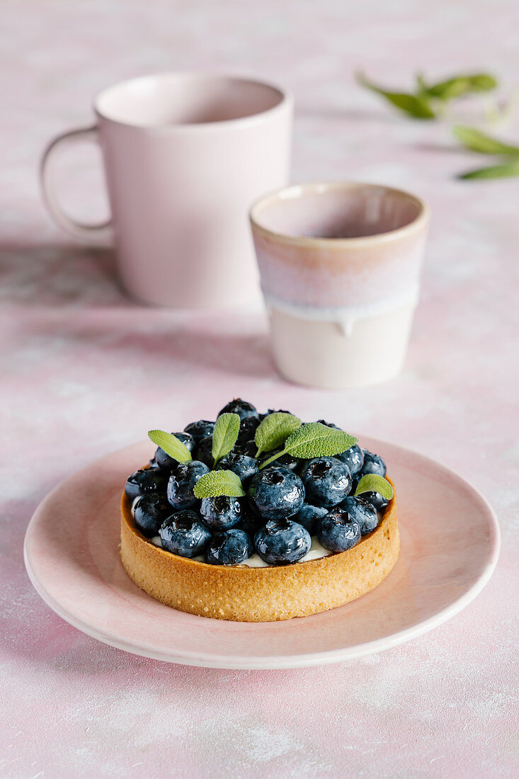 Blueberry tart with custard cream