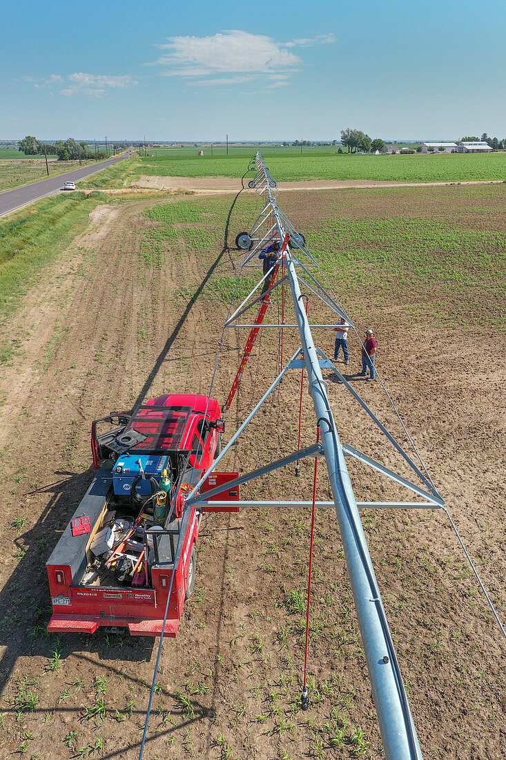 Center pivot Irrigation isntallation