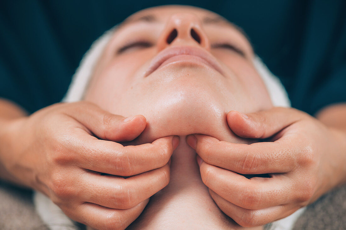 Chin and jawline face lifting massage