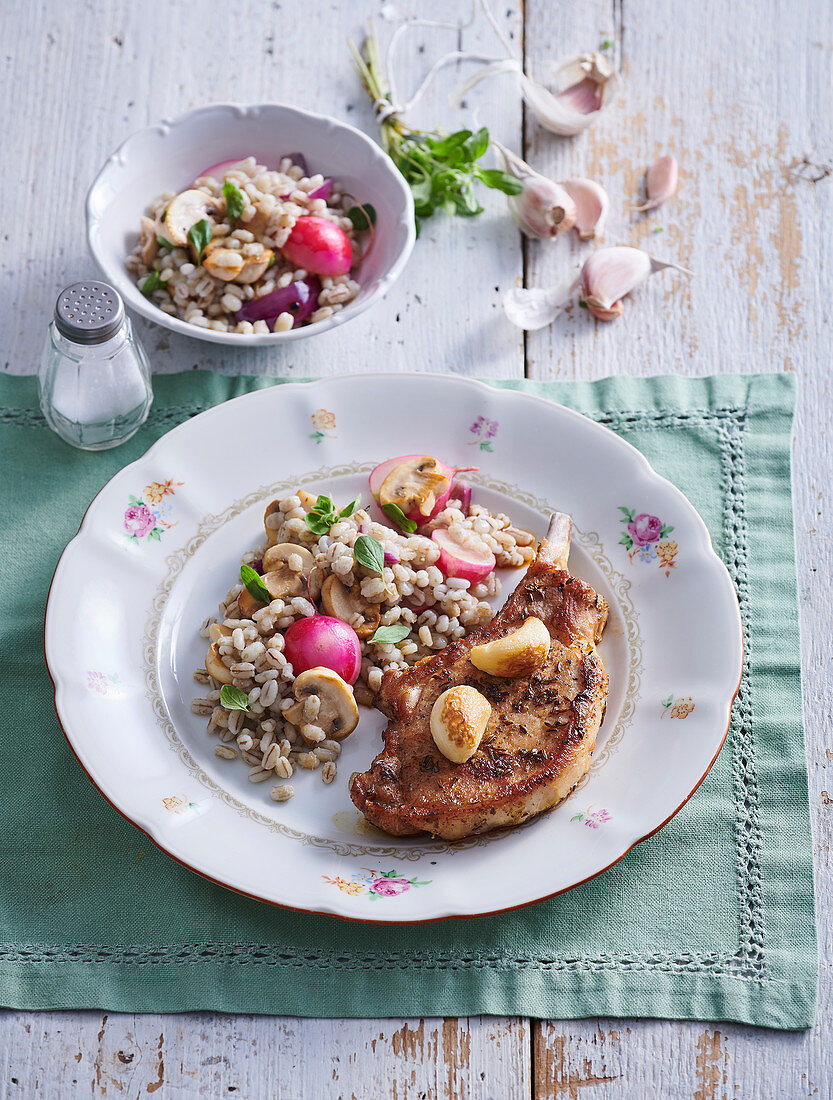 Streaky cutlet and groaths with vegetables