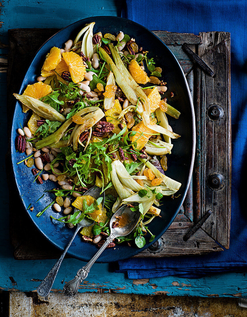 Orange and fennel salad with pecans and beans