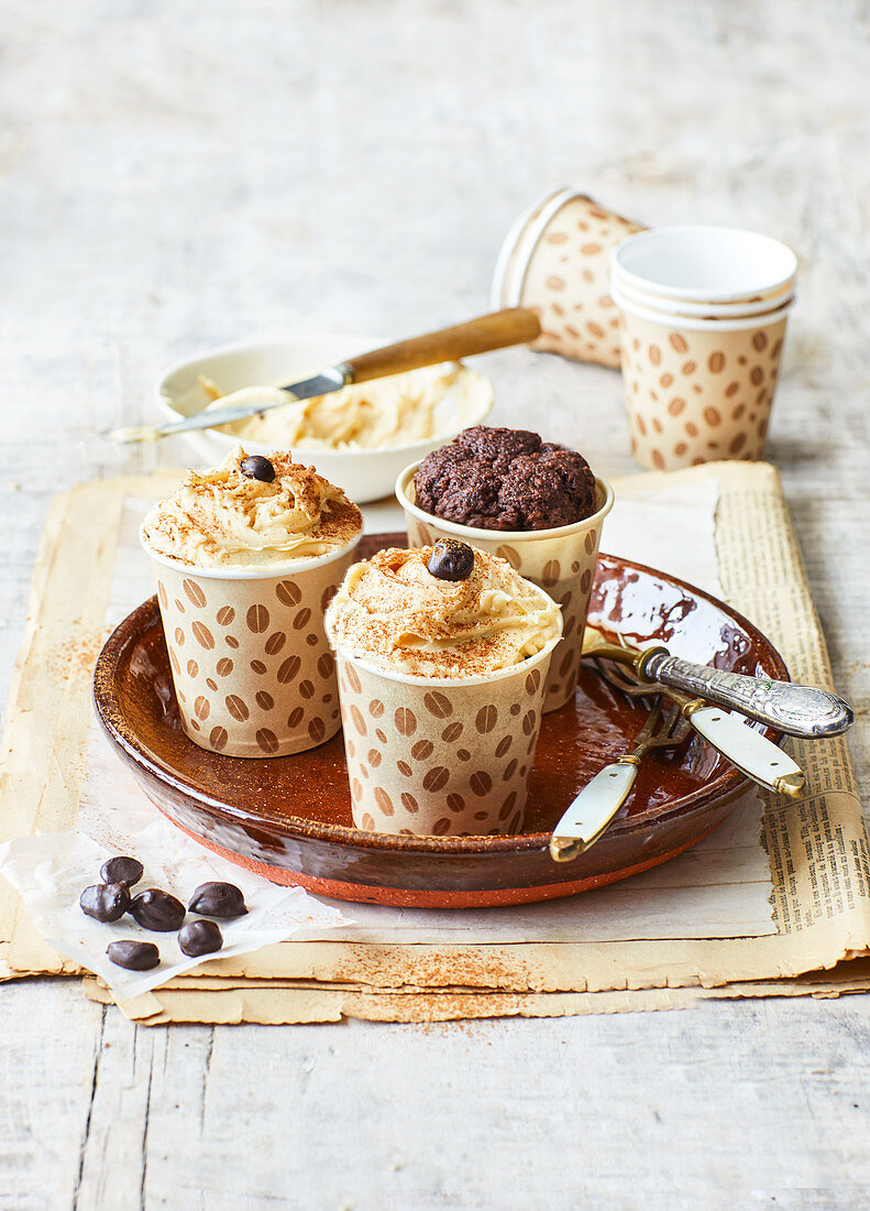 Mokka-Cupcakes mit Kaffee-Buttercreme-Frosting