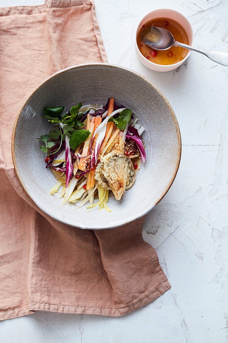 Veggie bowl with radicchio and oyster mushroom tempura