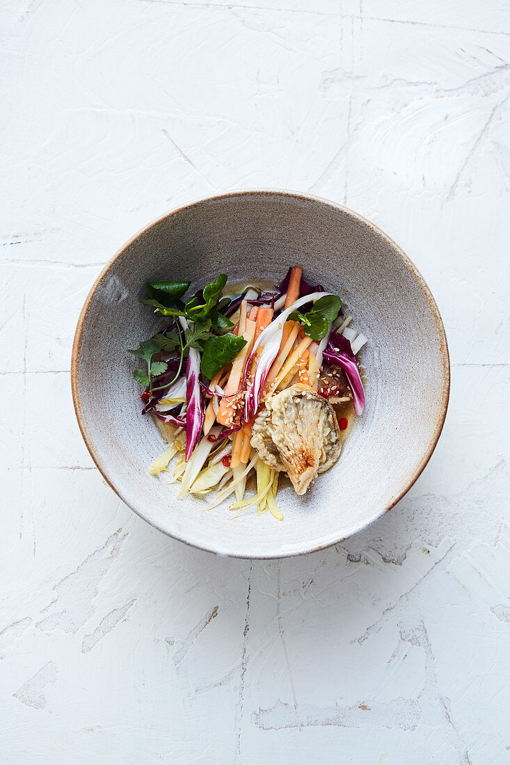 Veggie bowl with radicchio and oyster mushroom tempura