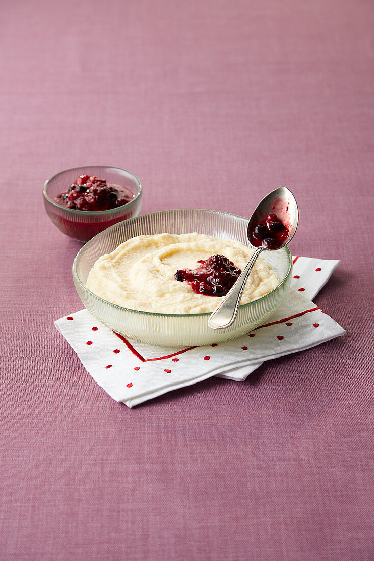 Semolina with berry compote