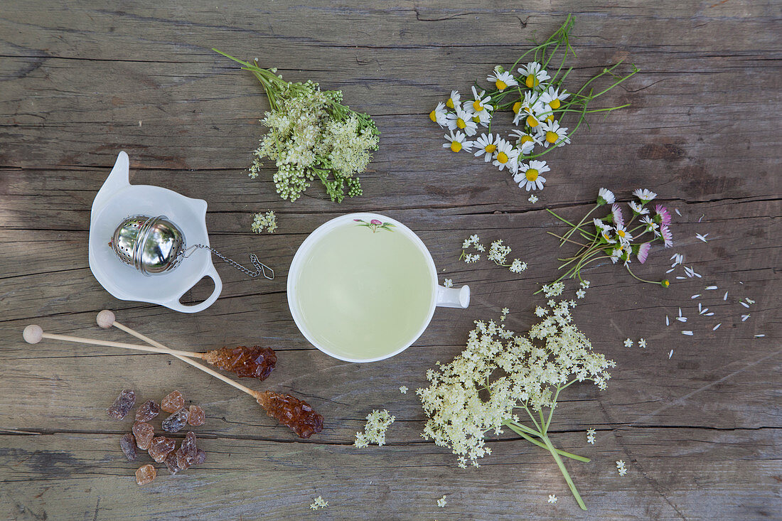Flower tea with elderflower, chamomile, lady's mantle and daisies