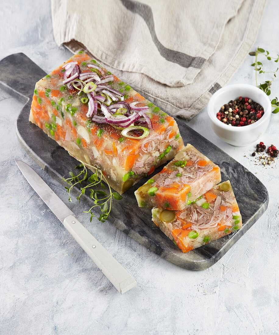 Pork and vegetable aspic