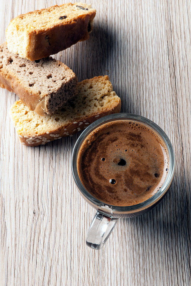 Espresso mit Biscotti