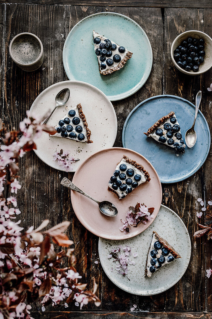 Vegan cashew cheesecake with blueberries