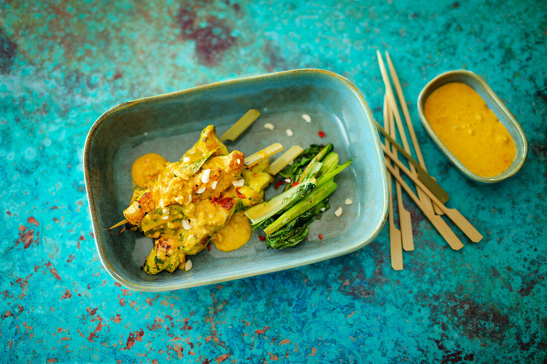 Thai chicken kebab with peanut sauce (Asia)