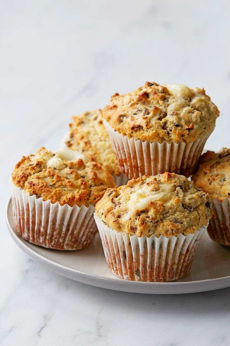 Muffins mit Knoblauch, Pilzen und Mozzarella