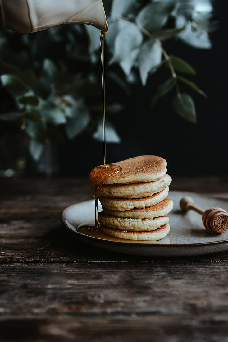 Mini American pancakes with maple syrup