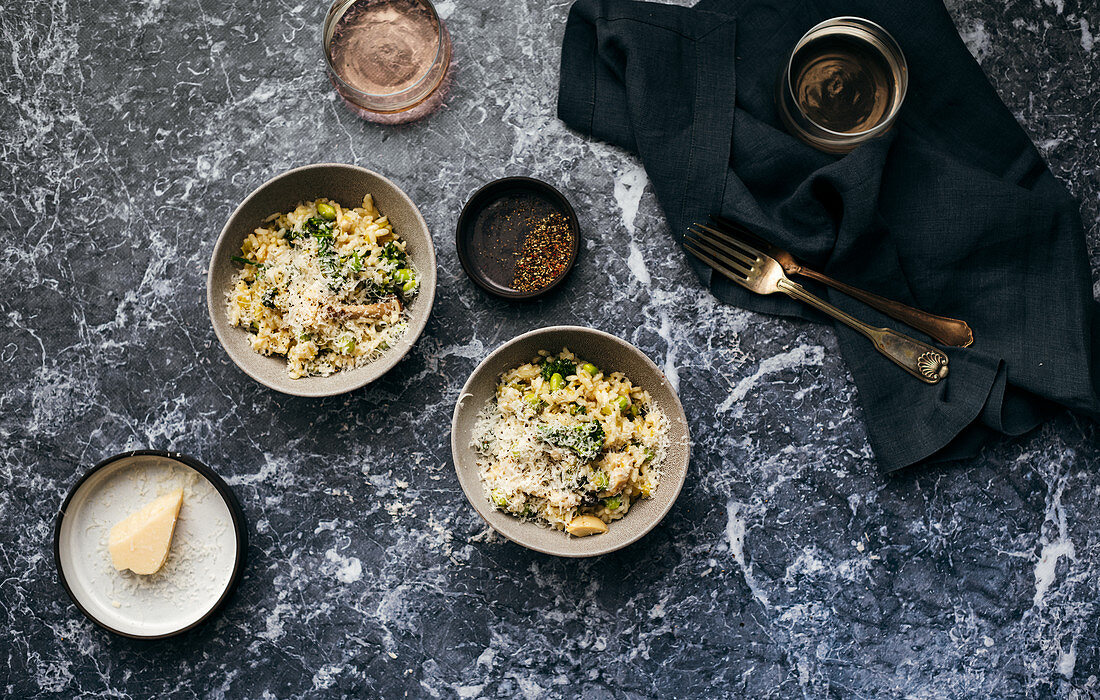 Risotto mit Brokkoli, Edamame, Pilzen und Parmesan