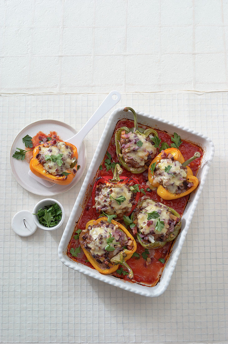Stuffed peppers 'Tricolore'