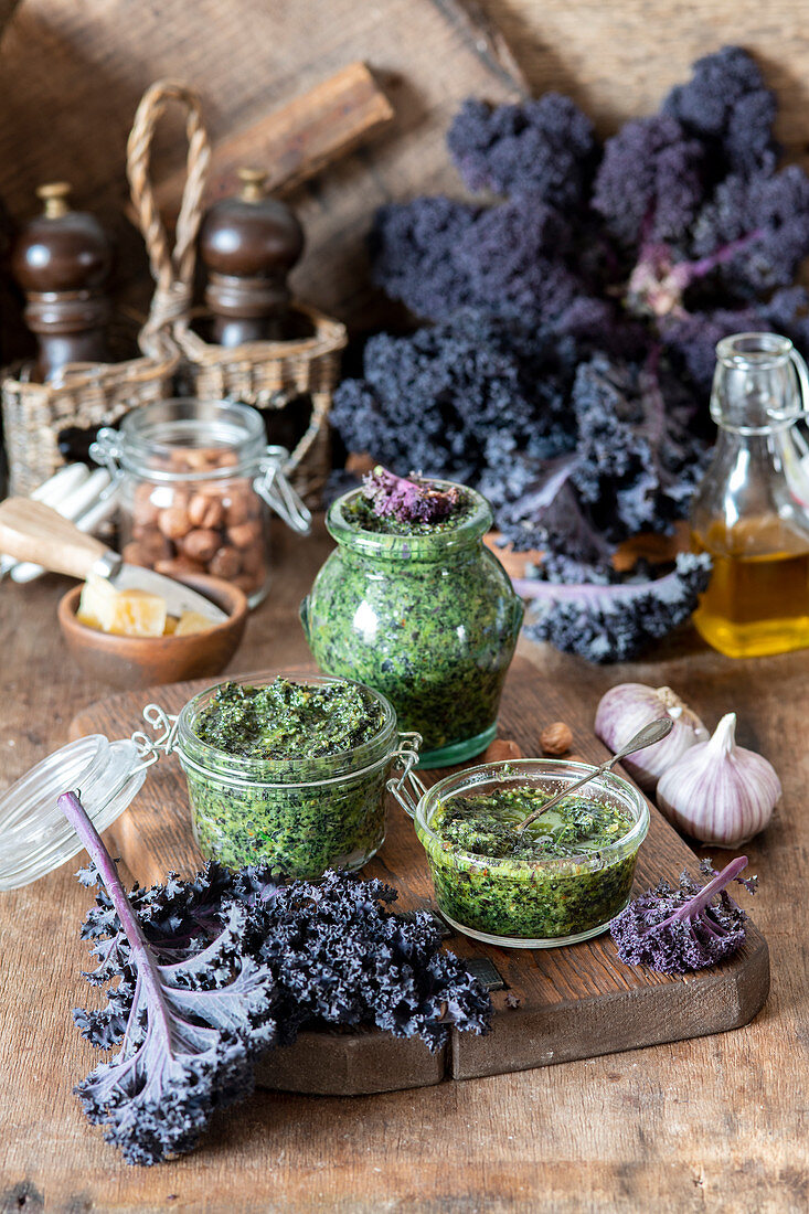 Grünkohl-Pesto mit Haselnüssen