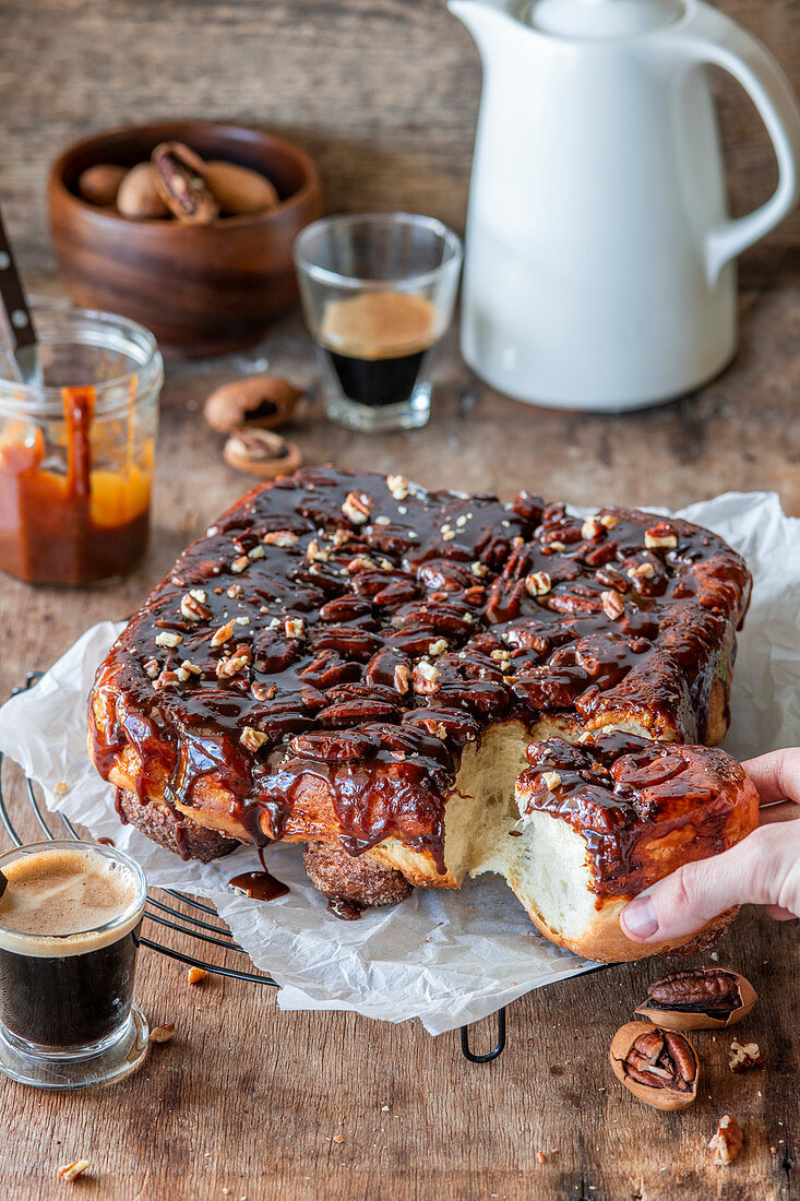 Pecan chocolate caramel buns