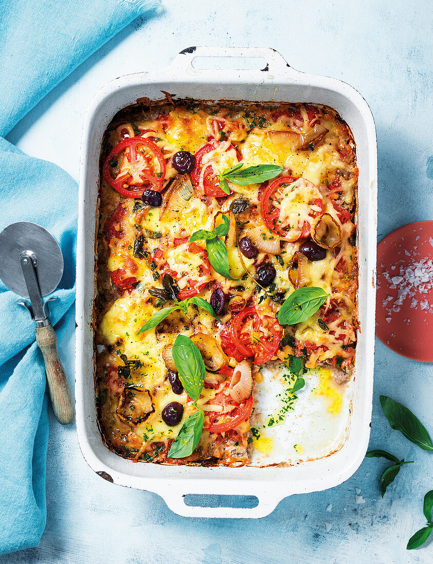 Pizza mince casserole with tomatoes and olives
