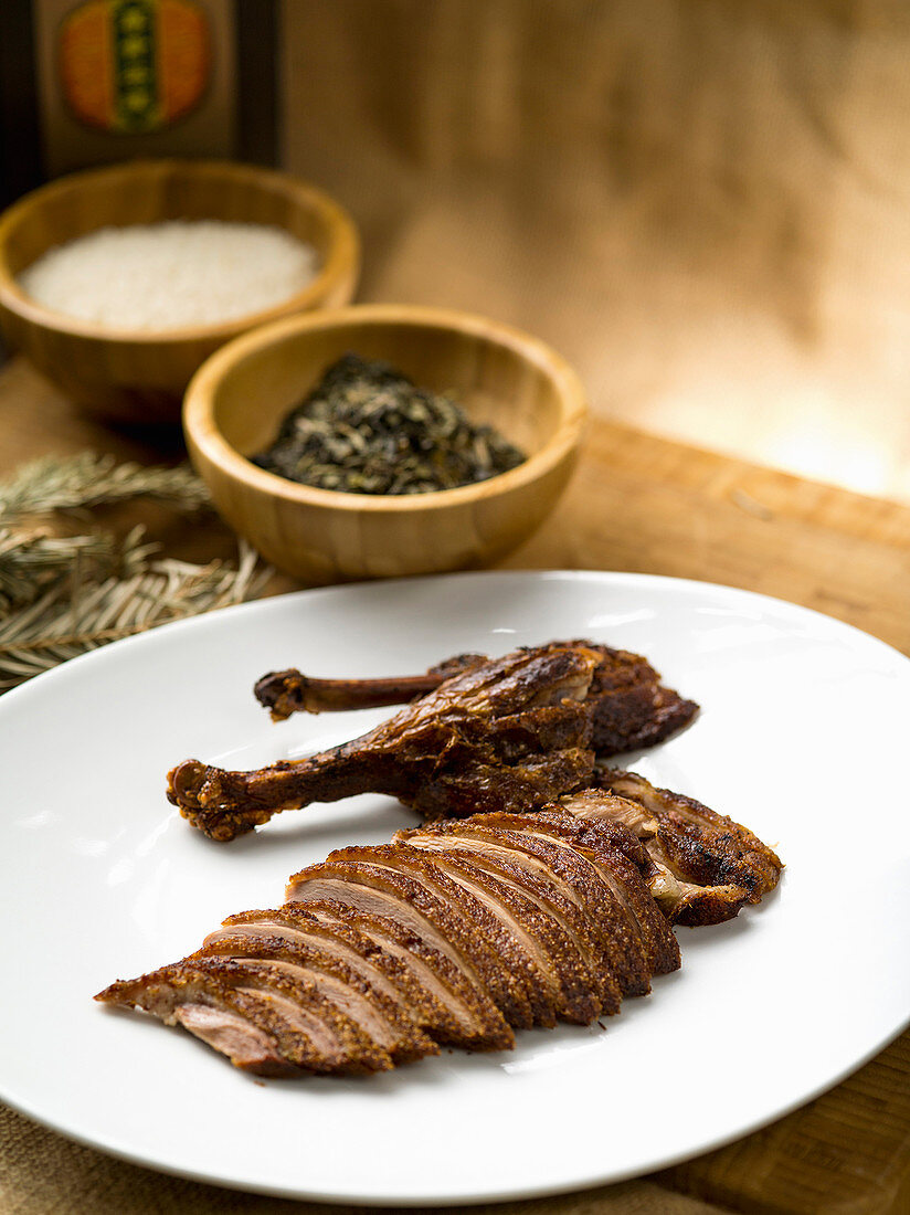 Duck smoked with tea leaves (China)