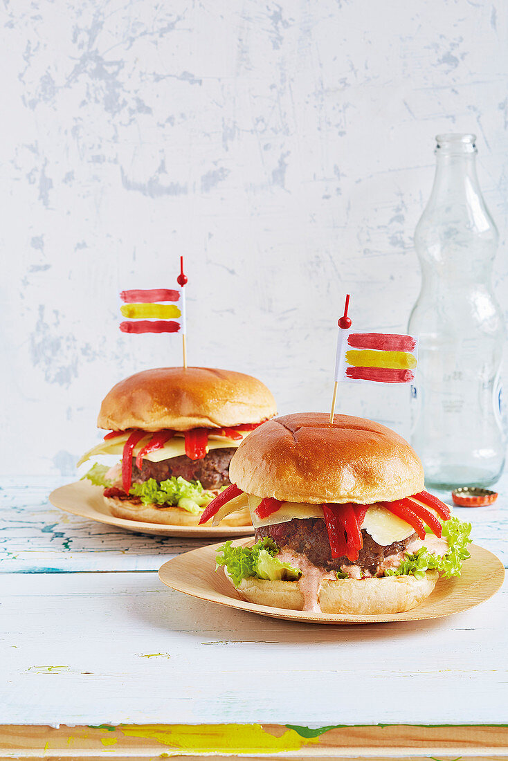 Spanish chorizo burger with peppers and manchego cheese (football evening)
