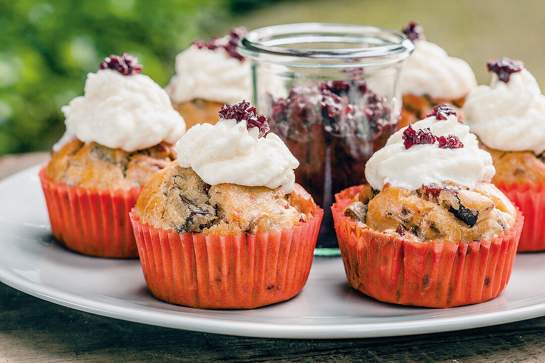 Clustered woodlover mushroom cupakes with red wine onions and cream cheese