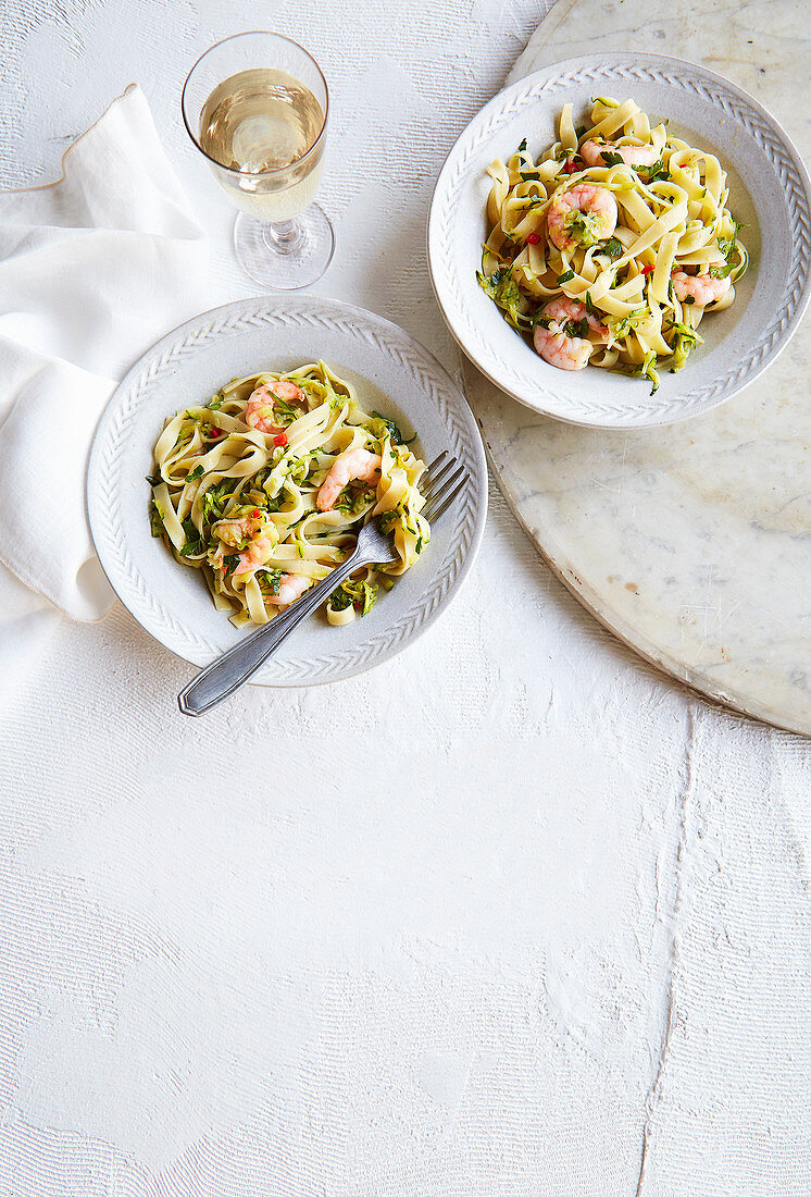 Tagliatelle mit Zitronengarnelen und Zucchini